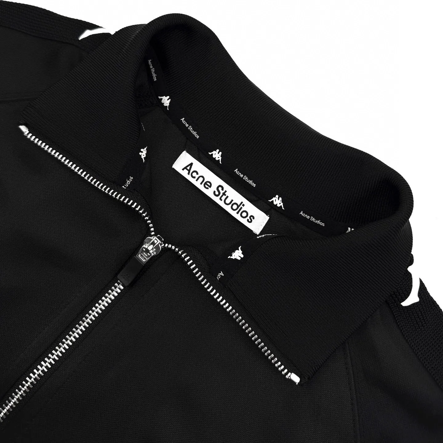 【 】 Acne Kappa 7,000 ， Acne Studios Kappa Classic White Kappa 。 Acne Studios X Kappa 。 Acne Studios Kappa 。 。 。 Size:S-M-L-XL